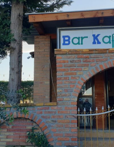 Restaurant Begaj Albanien Eingang Bar